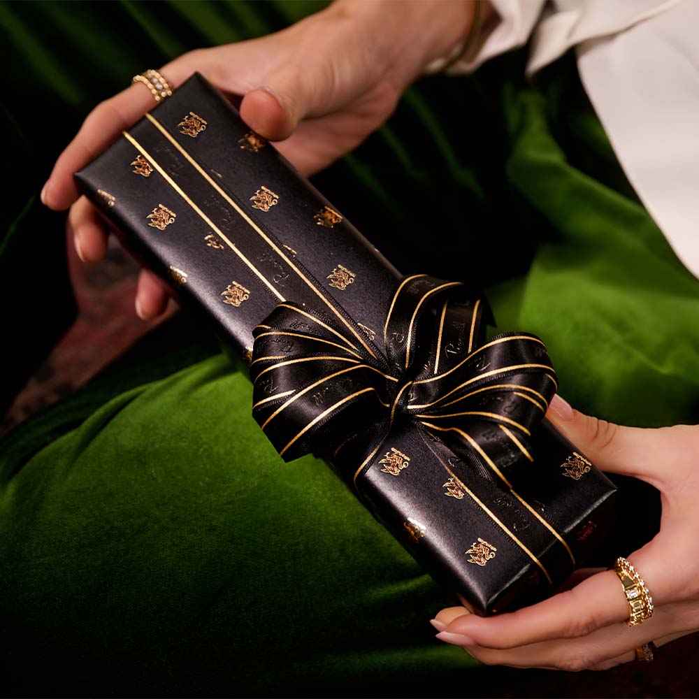 Gifting_Feature BOX_1080x1080.jpg