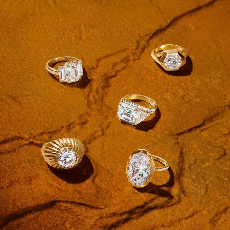 Masterpiece diamond rings in yellow gold