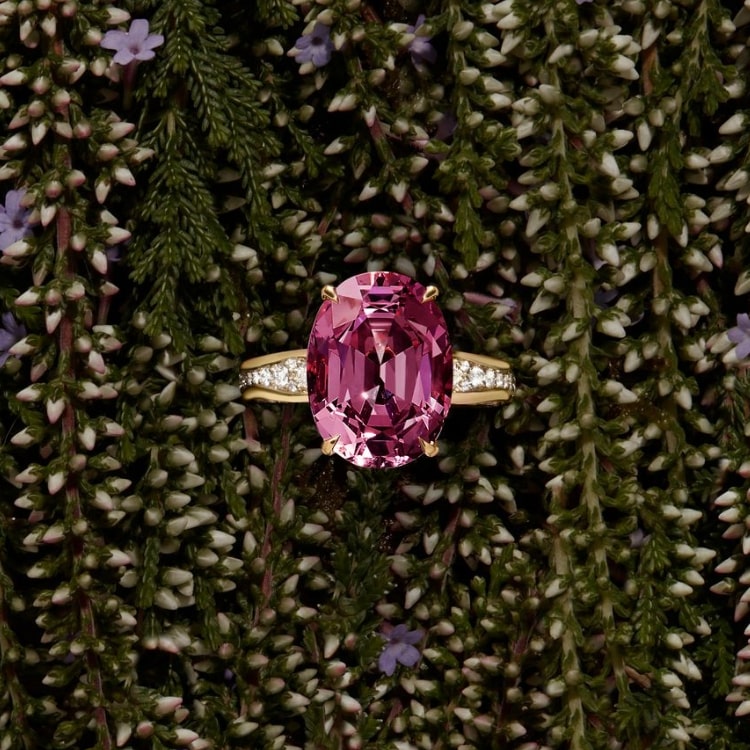 Kitulo garnet and diamond ring 