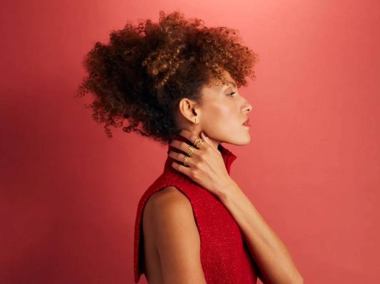 Knot Stud Earrings in 18ct Yellow Gold