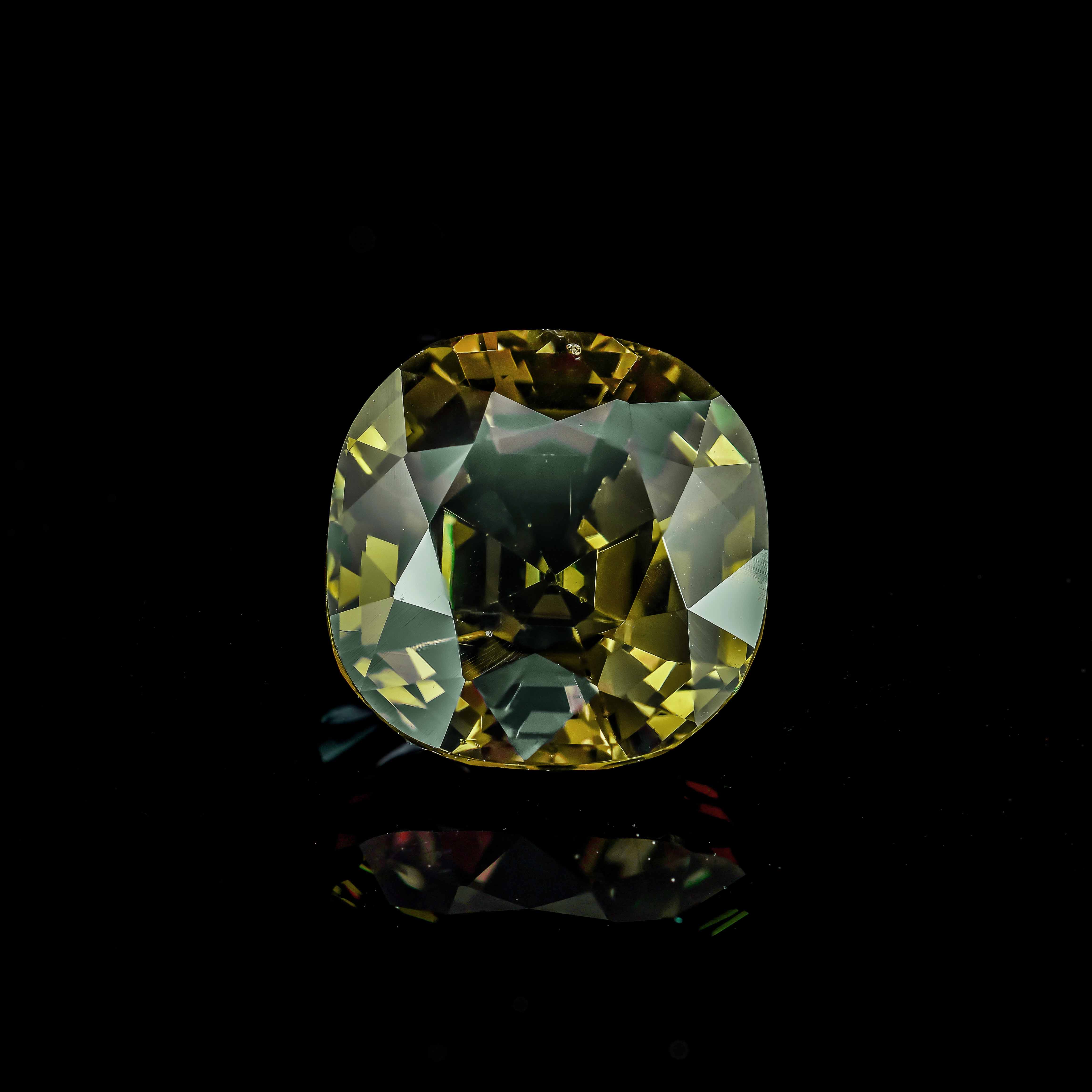 Alexandrite_Daylight.jpg