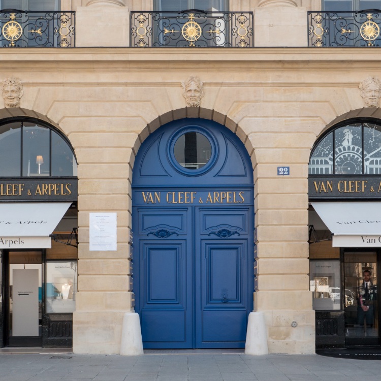 Van Cleef & Arpels Paris.jpg