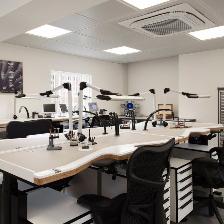 204581-dsc_5363_v01-jpg-2560px 750x750 (1).jpg