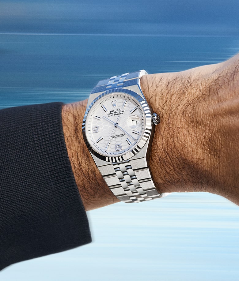 rolex-new-watches-2025-the-land-dweller-roger-federer-wrist-watch_rfederer_2411ab_7-portrai-min.jpg