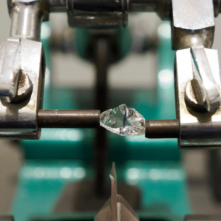 Diamond Cutting Machine