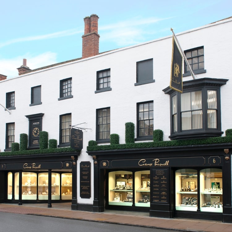 1993 Stratford-upon-Avon Showroom Expands into No. 6 Wood St-min.jpg