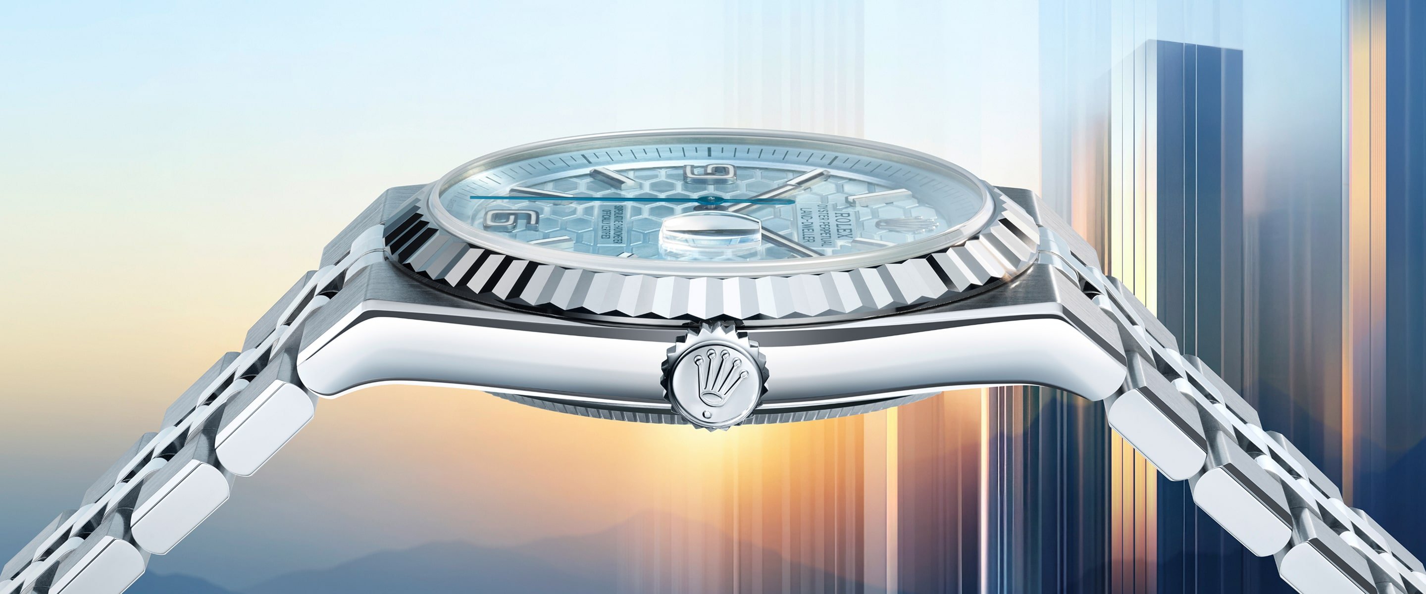 rolex-new-watches-2025-the-land-dweller-ambiance_m127336-0001_2501fj_002-portrait-min.jpg