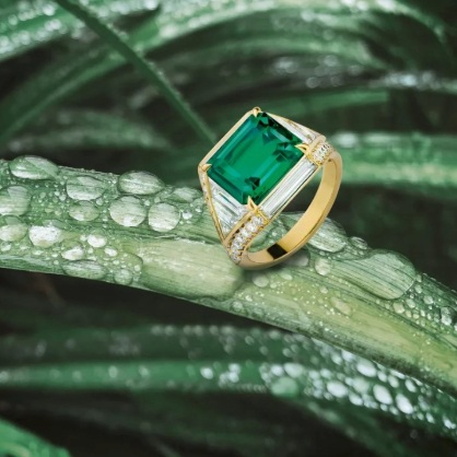 _emerald-jewellery-history-(2).jpg
