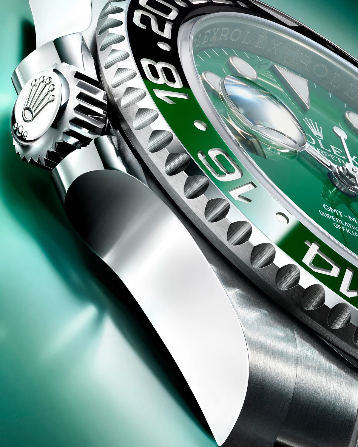 rolex-new-watches-2025-gmt-master-ii-oyster-case_m126729vtnr-0001_2412uf_004-portrait-min.jpg