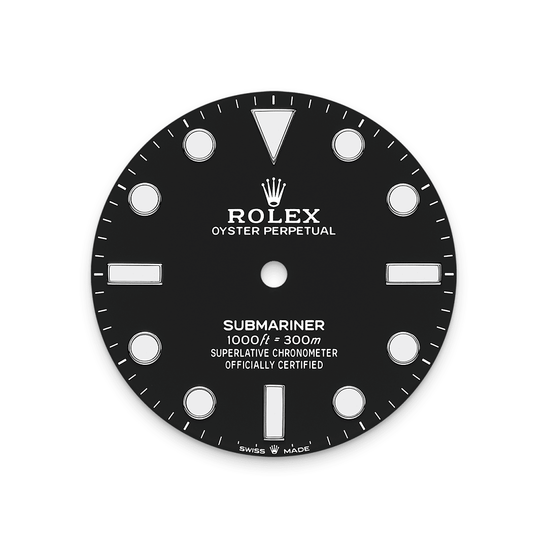 The dial’s luminescent Chromalight display is an innovation that improved visibility in dark environments, an essential feature for divers. Hour markers in simple shapes – triangles, circles, rectangles – and broad hour and minute hands enable instant and reliable reading to prevent any risk of confusion underwater.