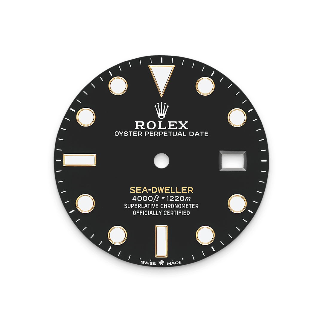 The black dial of the Sea-Dweller has the large hands and indices reserved for Rolex professional models. The dial bears the name Sea-Dweller inscribed in a yellow hue, echoing the colour of the yellow gold. When the Sea-Dweller was updated in 2017, this lettering was in red, in reference to the original model. The innovative Chromalight display on the dial pushes back the boundaries of visibility in dark environments. Its distinctive blue glow lasts up to eight hours with a uniform luminosity, practically twice as long as that of standard luminescent materials.