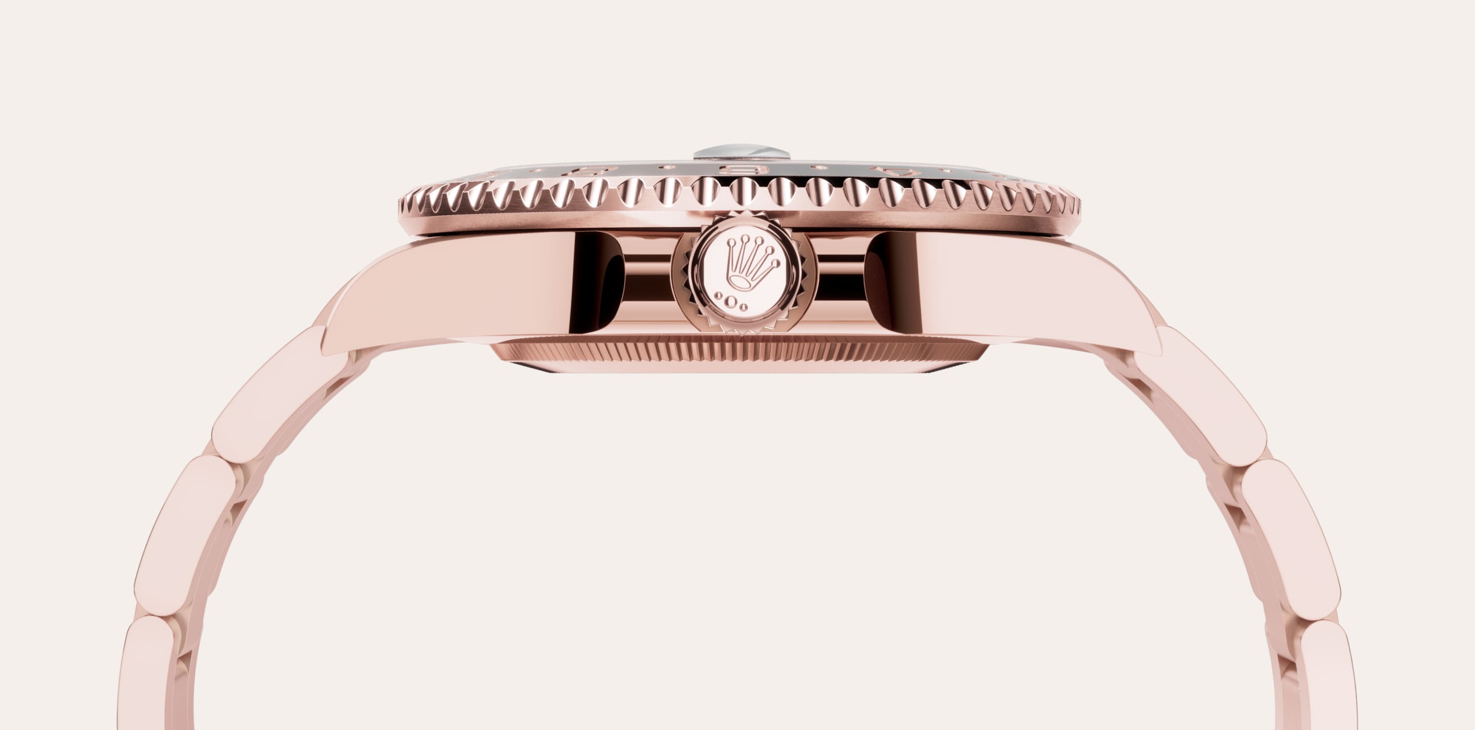 To preserve the beauty of its pink gold watches, Rolex created and patented an exclusive 18 ct pink gold alloy cast in its own foundry: Everose gold. Introduced in 2005, 18 ct Everose is used on all Rolex Oyster models in pink gold.