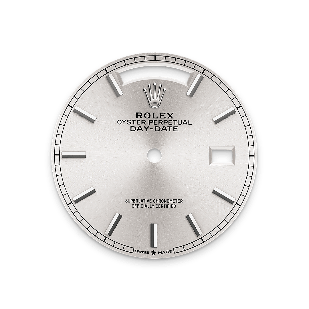 The sunray finish creates delicate light reflections on many dials in the Oyster Perpetual collection. It is obtained using masterful brushing techniques that create grooves running outwards from the centre of the dial. Light is diffused consistently along each engraving, creating a characteristic subtle glow that moves depending on the position of the wrist. Once the sunray finish has been completed, the dial colour is applied using Physical Vapour Deposition or electroplating. A light coat of varnish gives the dial its final look.