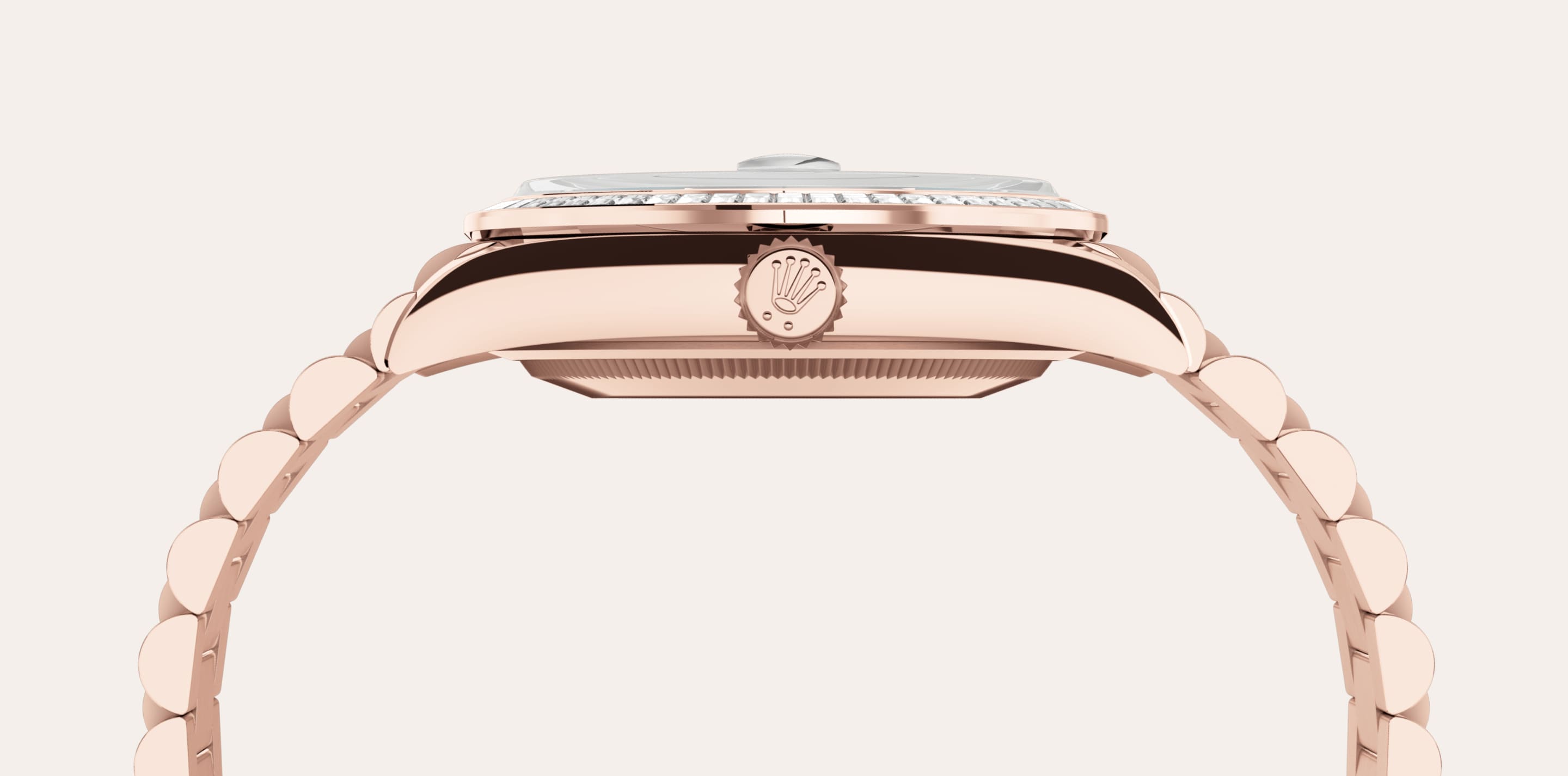 To preserve the beauty of its pink gold watches, Rolex created and patented an exclusive 18 ct pink gold alloy cast in its own foundry: Everose gold. Introduced in 2005, 18 ct Everose is used on all Rolex Oyster models in pink gold.