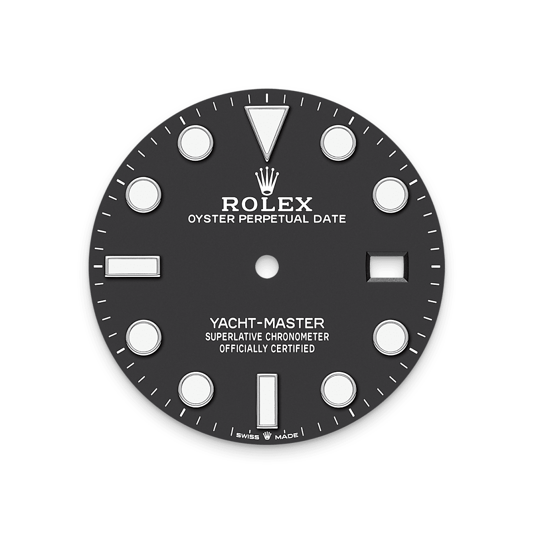 Like all Rolex Professional watches, the Yacht-Master 42 offers exceptional legibility in all circumstances, and especially in the dark, thanks to its Chromalight display. The broad hands and hour markers in simple shapes – triangles, circles, rectangles – are filled with a luminescent material emitting a long-lasting glow.