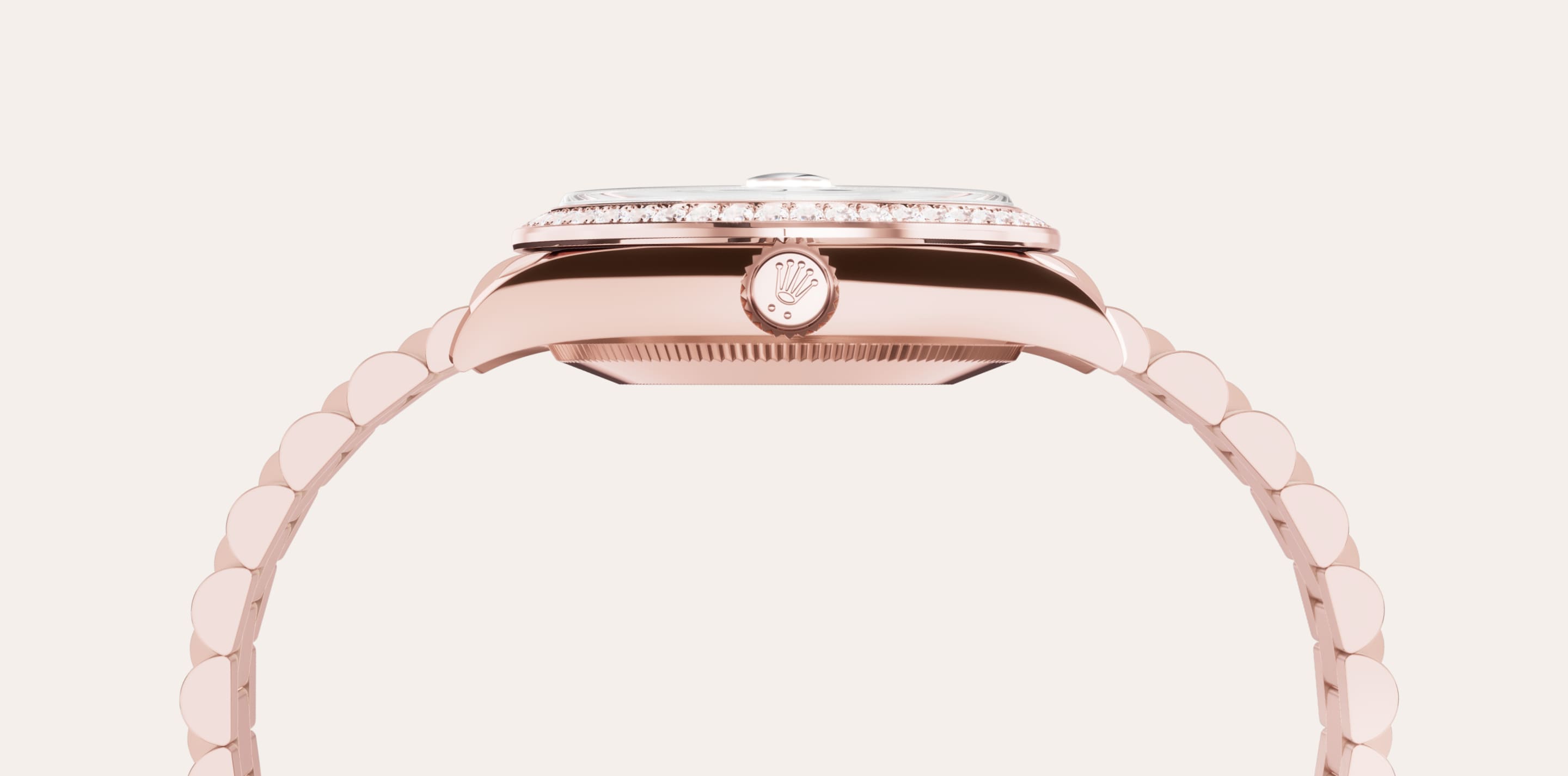 To preserve the beauty of its pink gold watches, Rolex created and patented an exclusive 18 ct pink gold alloy cast in its own foundry: Everose gold. Introduced in 2005, 18 ct Everose is used on all Rolex Oyster models in pink gold.