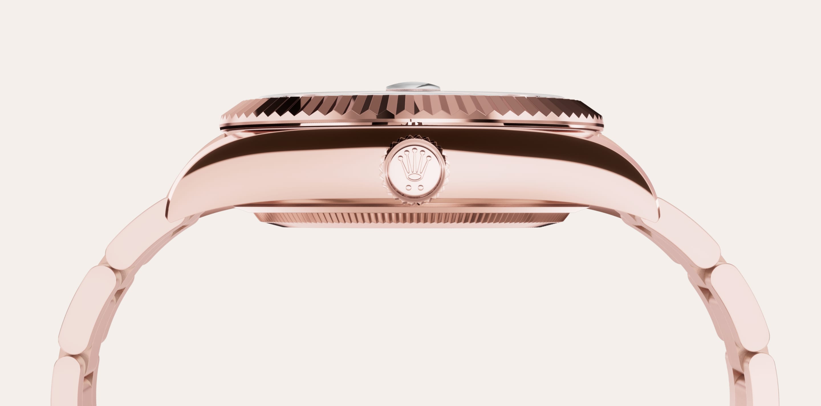 To preserve the beauty of its pink gold watches, Rolex created and patented an exclusive 18 ct pink gold alloy cast in its own foundry: Everose gold. Introduced in 2005, 18 ct Everose is used on all Rolex Oyster models in pink gold.