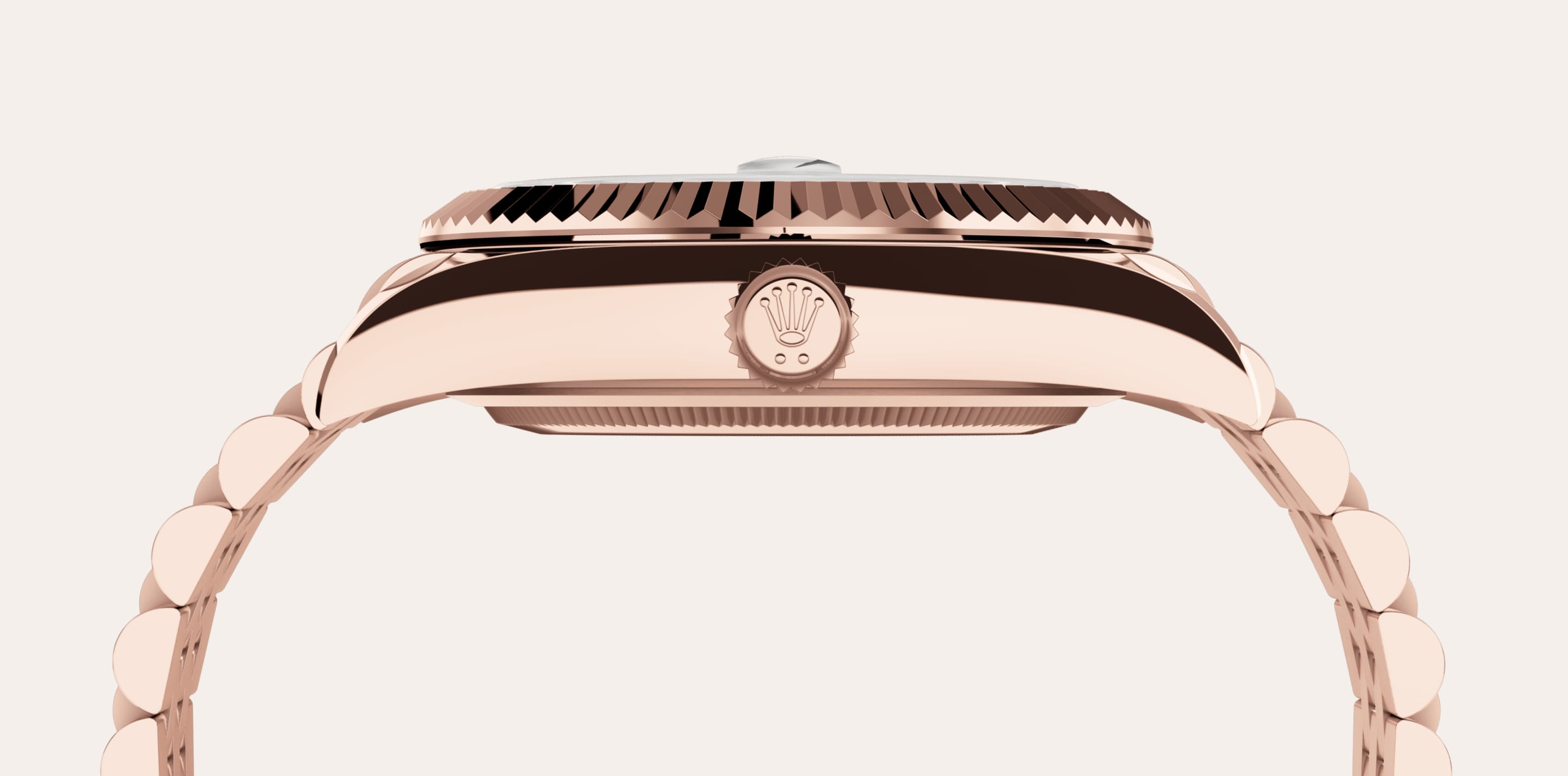 To preserve the beauty of its pink gold watches, Rolex created and patented an exclusive 18 ct pink gold alloy cast in its own foundry: Everose gold. Introduced in 2005, 18 ct Everose is used on all Rolex Oyster models in pink gold.