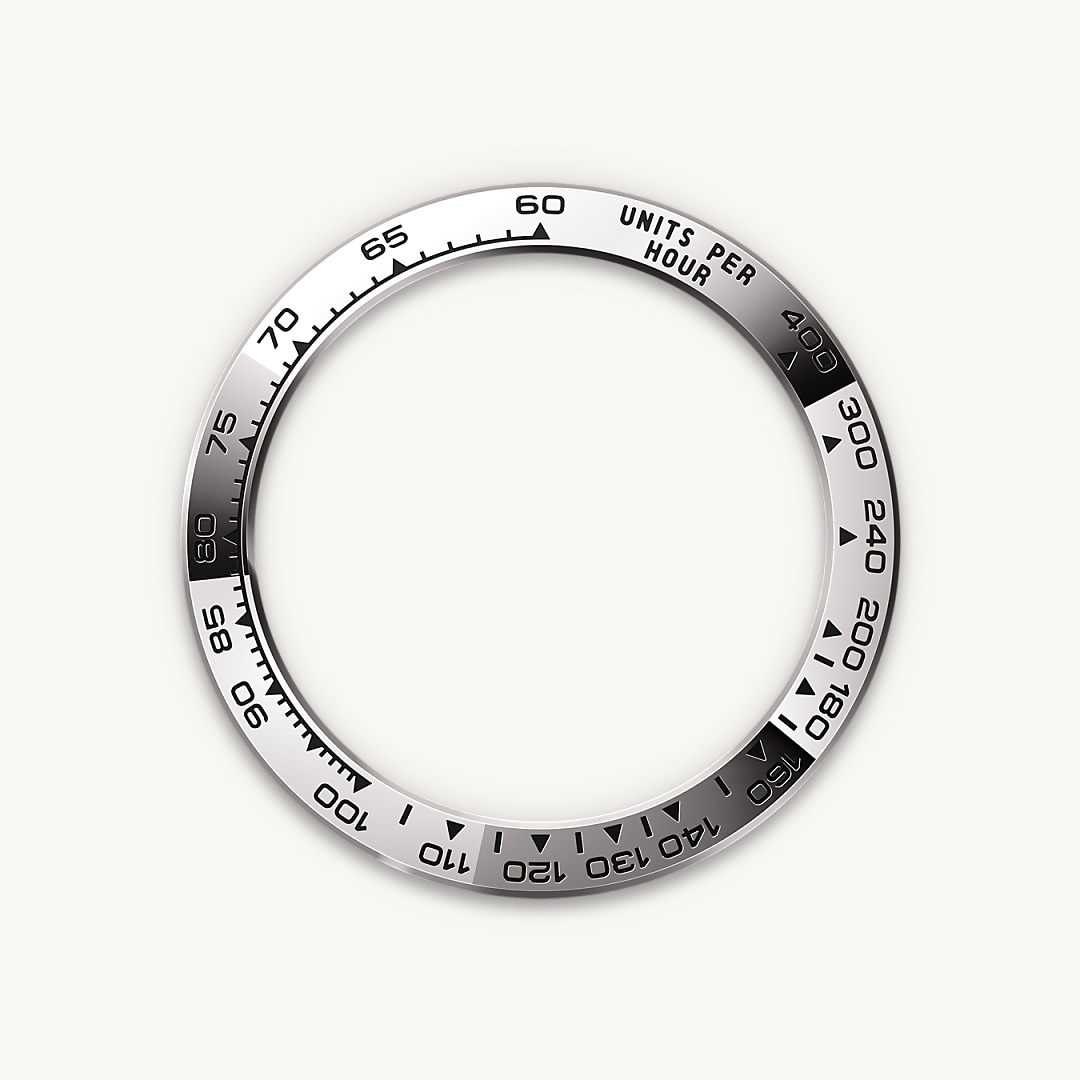 With its tachymetric scale, its three counters and its pushers, the Cosmograph Daytona was designed to be the ultimate timing tool for endurance racing drivers. The bezel features a tachymetric scale to read average speed over a given distance based on elapsed time. This scale offers optimal legibility, making the Cosmograph Daytona the ideal instrument for measuring speeds up to 400 units per hour, expressed in kilometres or miles.