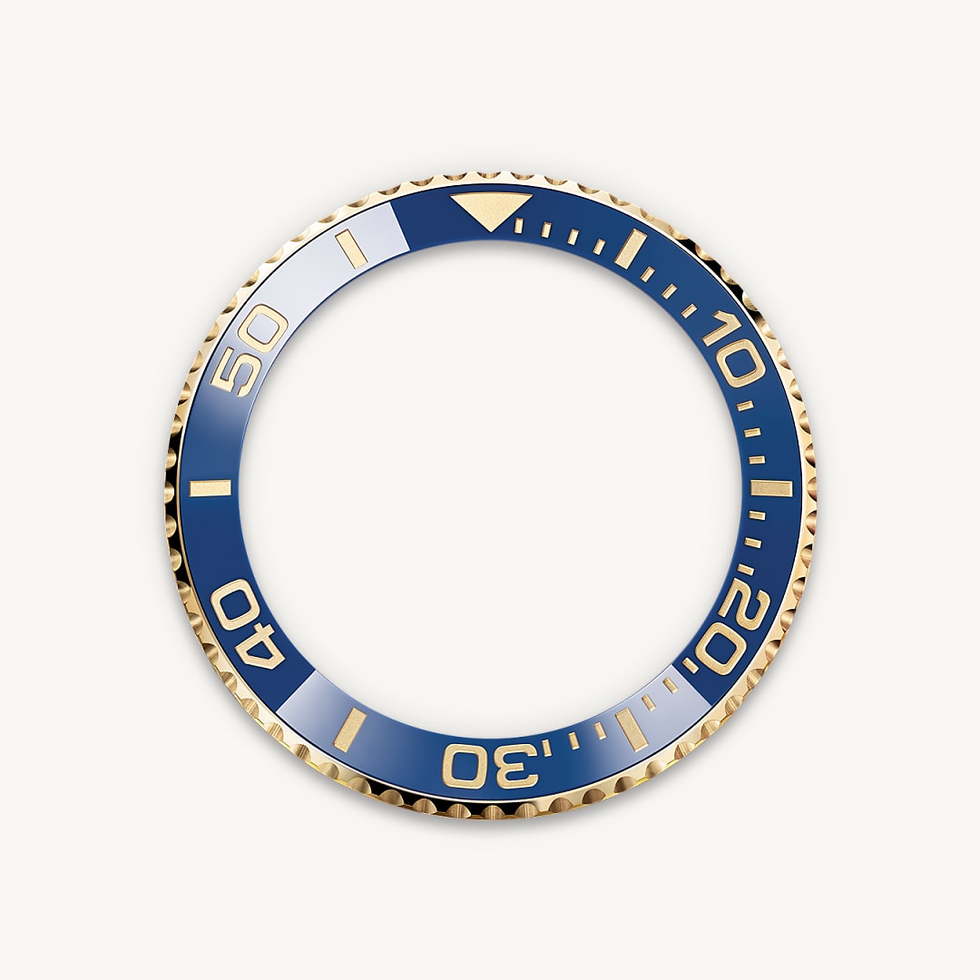 The Yacht-Master II features a bidirectional rotatable bezel fitted with a 60-minute graduated Cerachrom insert in blue ceramic. Extremely hard and virtually scratchproof, the high-technology ceramic used by Rolex requires special tools for its machining. Its stable colour is unaffected by ultraviolet rays, and thanks to its chemical composition, this ceramic is inert and cannot corrode. On this blue Cerachrom insert, the moulded, recessed graduations and numerals are coated with platinum or yellow gold via PVD (Physical Vapour Deposition). The first half hour of the graduation is set out minute by minute. With the bezel in the neutral position, the final 30 seconds of the countdown can be read in more detail via the chronograph centre seconds hand. The graduated bezel, whose knurled edge offers excellent grip, also allows the wearer to easily measure time intervals – for example, the sailing time between two buoys.
