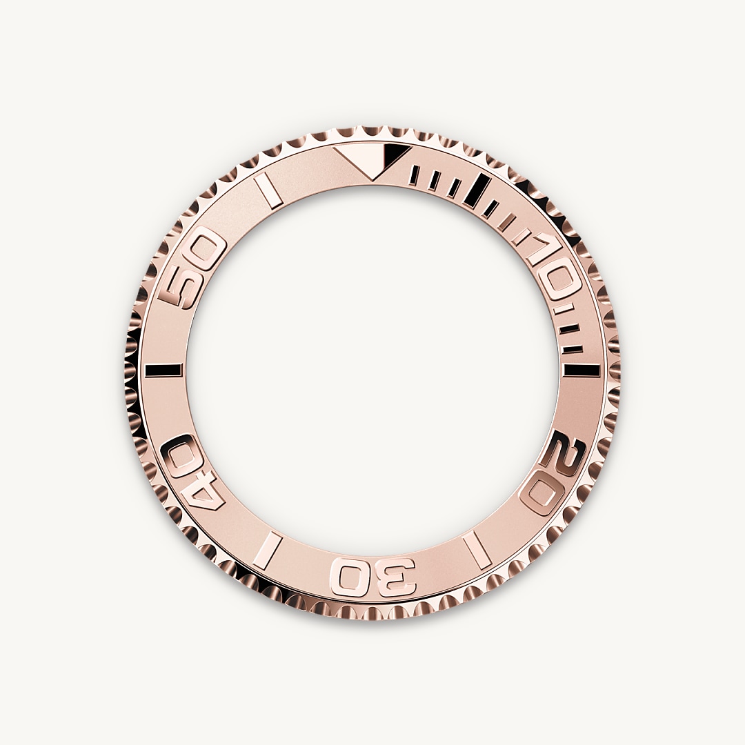The Yacht-Master’s bidirectional rotatable 60-minute graduated bezel is made entirely from precious metals or fitted with a Cerachrom insert in high-tech ceramic. The raised polished numerals and graduations stand out clearly against a matt, sand-blasted background. This functional bezel – which allows the wearer to calculate, for example, the sailing time between two buoys – is also a key component in the model’s distinctive visual identity.
