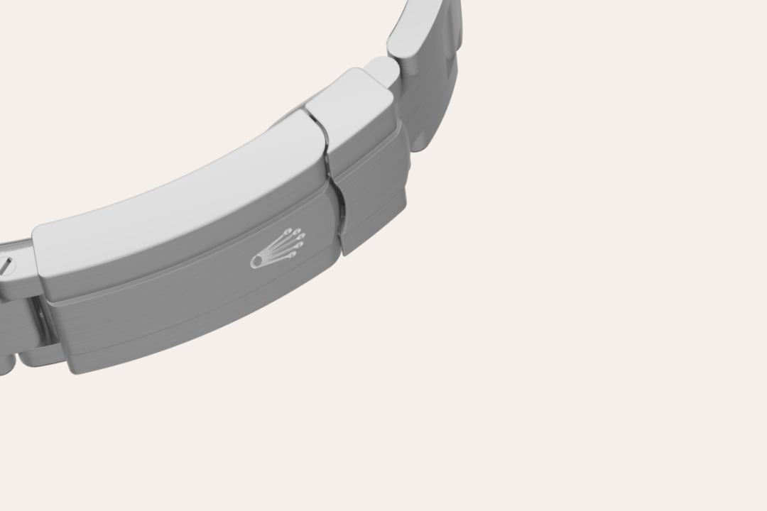 The Oyster bracelet is a perfect alchemy of form and function, aesthetics and technology. First introduced in the late 1930s, this particularly robust and comfortable metal bracelet with its broad, flat three-piece links remains the most universal bracelet in the Oyster collection. For the Oyster Perpetual models the Oyster bracelet is fitted with an Oysterclasp.