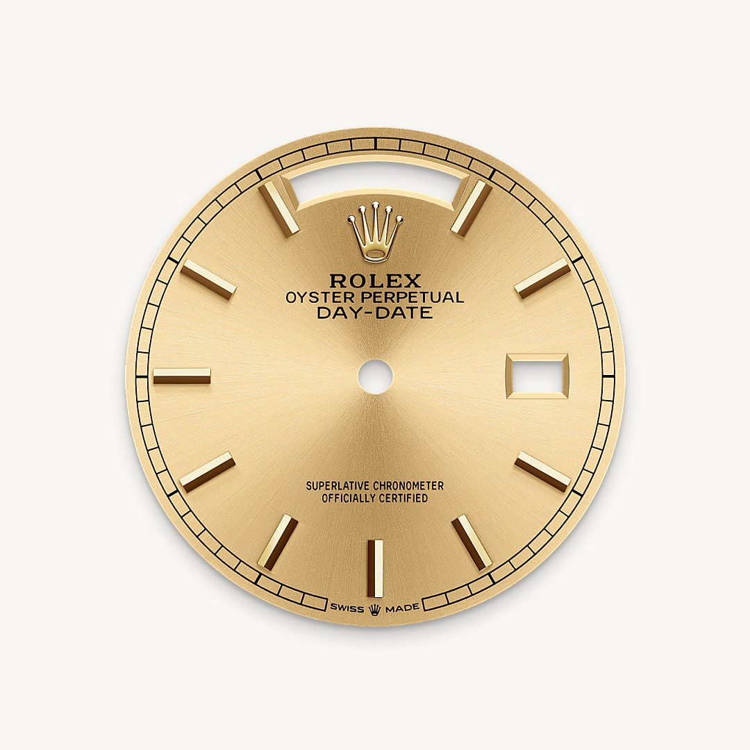 The sunray finish creates delicate light reflections on many dials in the Oyster Perpetual collection. It is obtained using masterful brushing techniques that create grooves running outwards from the centre of the dial. Light is diffused consistently along each engraving, creating a characteristic subtle glow that moves depending on the position of the wrist. Once the sunray finish has been completed, the dial colour is applied using Physical Vapour Deposition or electroplating. A light coat of varnish gives the dial its final look.