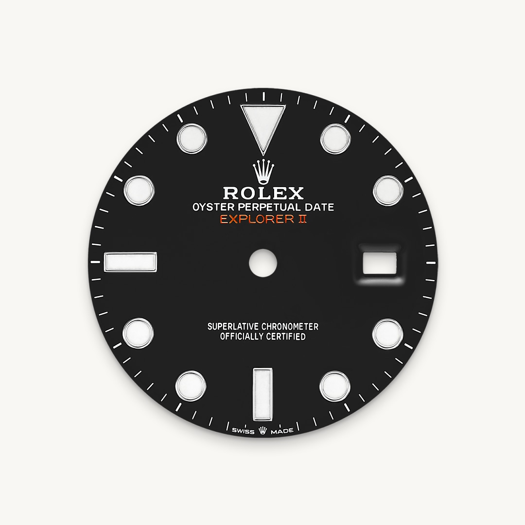 The Explorer II features a date display, an additional orange 24-hour hand and a fixed bezel with 24-hour graduations, enabling day to be distinguished from night. It became the watch of choice for speleologists, volcanologists and polar explorers. Its hour markers and hands feature a highly-legible Chromalight display with long-lasting blue luminescence.