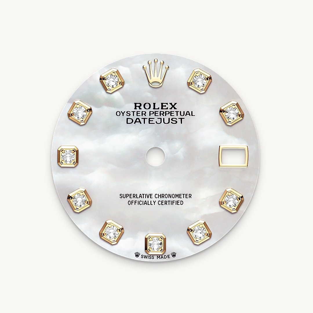 This dial features diamonds in 18 ct gold settings. Mother-of-pearl is by its nature full of mystery and surprises. Depending on its origin, it can be pink, white, black or yellow. It differs in colour, intensity and structure according to the part of the shell from which it is extracted. At Rolex, mother-of-pearl is never artificially coloured. Instead, particular know-how and skill are devoted to simply highlighting its natural beauty and preserving the original hues. As all mother-of-pearl dials are unique pieces, an identical dial will never be found on another wrist.