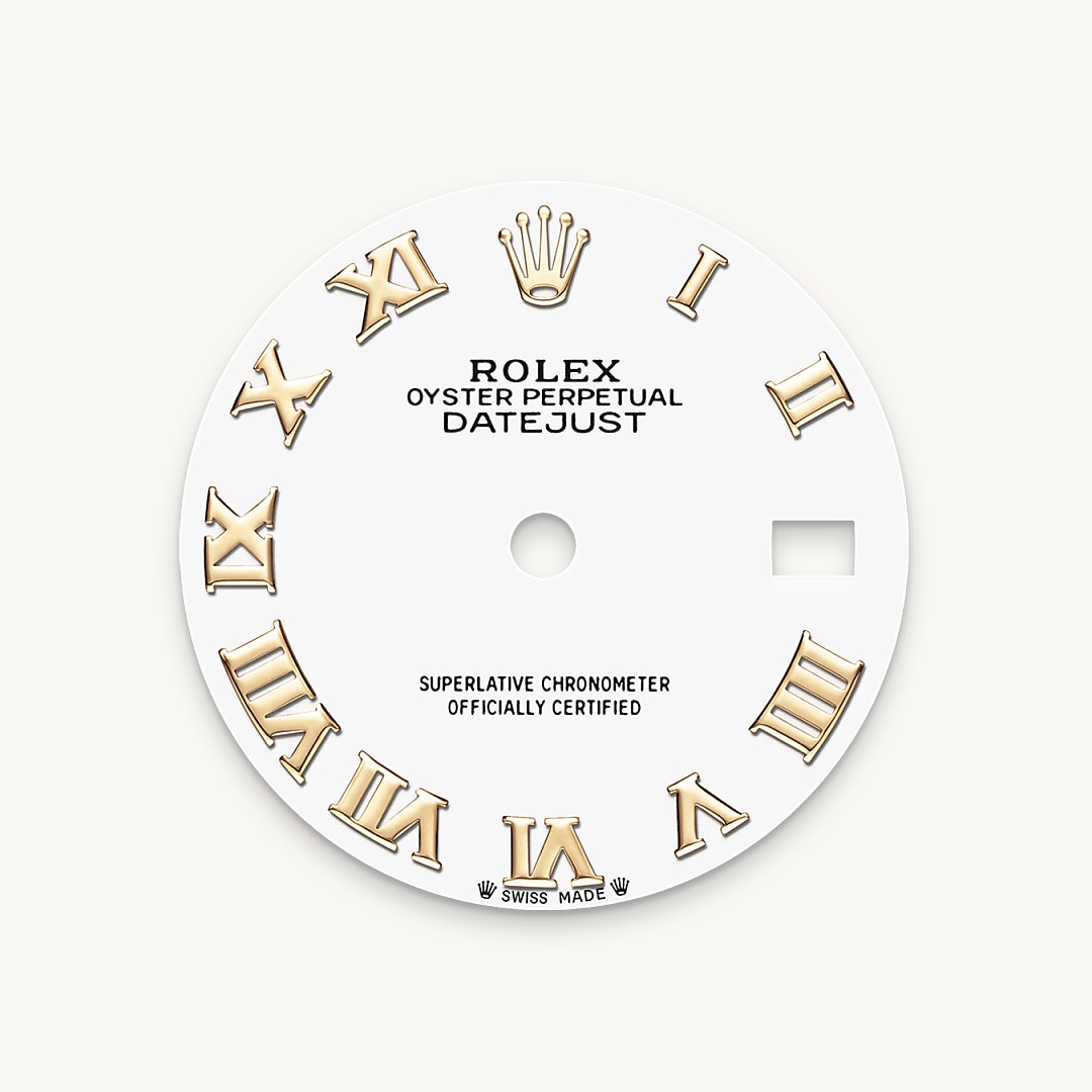Lacquer combines almost limitless freedom of colour with intensity and a smooth finish. The lacquering technique consists of successively depositing six thin layers of lacquer on a brass base plate. A colourless varnish is then applied to give the colour or shade all of its depth and shine. Once the varnish is dry, the surface of the dial is polished to magnify the colour; the dial is then ready to be pad printed and receive its appliques.