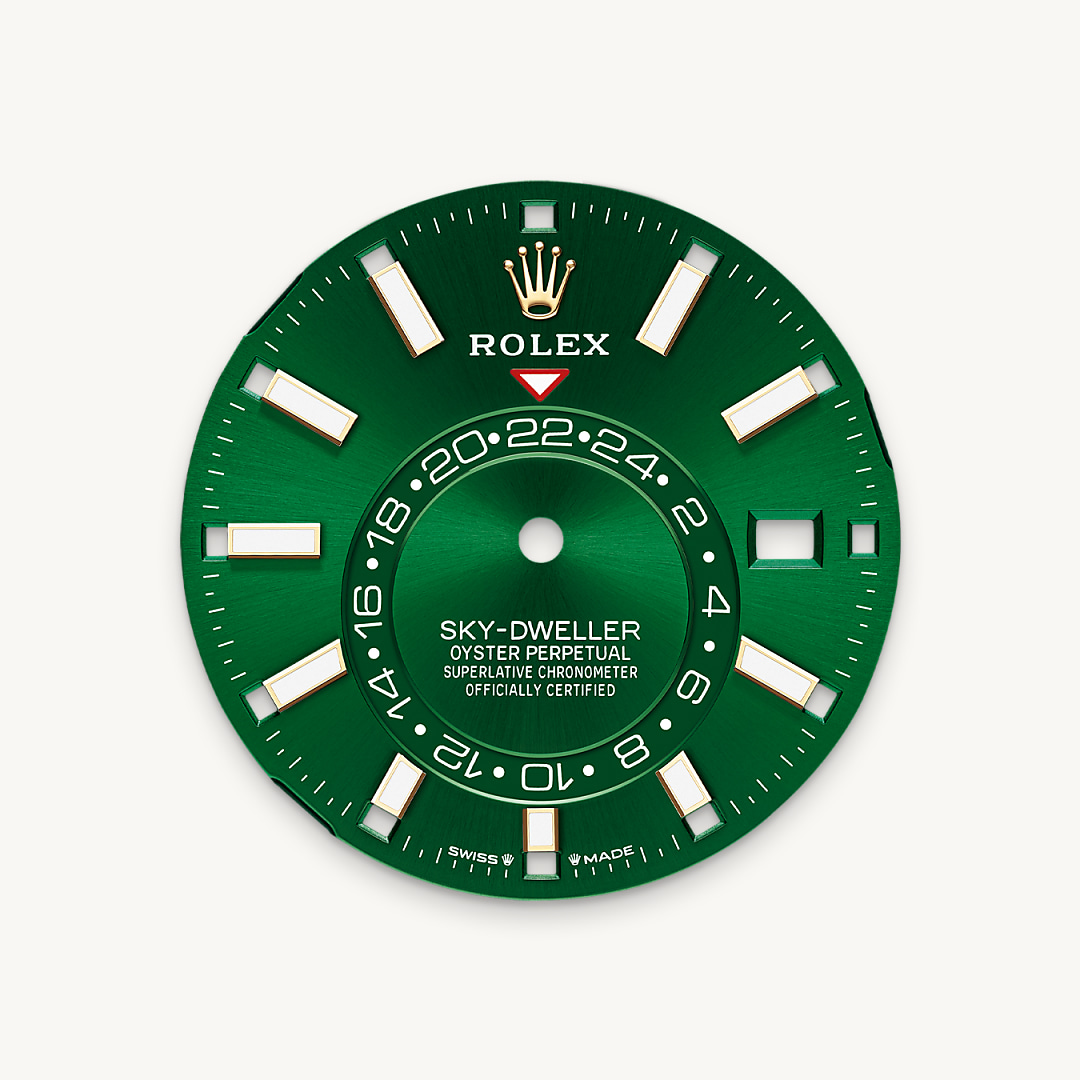 A fixed inverted red triangle on the dial points to the chosen reference time – the time at home or at the traveller’s usual workplace – on the off-centre 24-hour disc. At a glance, this 24-hour display clearly distinguishes daytime hours from night-time hours in the other time zone. The dials now feature rectangular index hour markers and longer hands, as well as a Chromalight display with long-lasting luminescence, which enhances legibility.
A deep red rectangle in one of the 12 windows around the dial indicates the current month, a striking characteristic of the Saros annual calendar. This ingenious mechanism simplifies life for the wearer of the watch, who no longer needs to think about adjusting the date at the end of a 30-day month. The annual calendar displays the correct date through the year. Only one adjustment is needed – on 1 March (February having only 28 or 29 days). The date is connected to local time and automatically changes according to the traveller’s local time zone.
