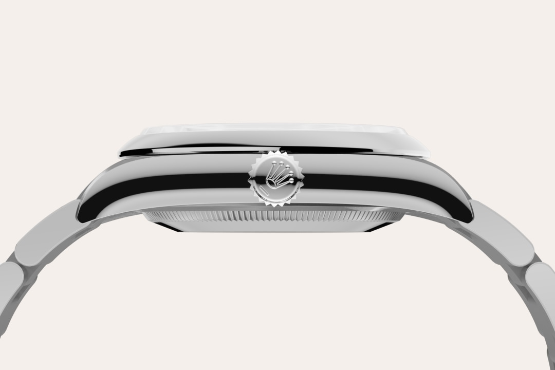 Rolex uses Oystersteel for its steel watch cases. Specially developed by the brand, Oystersteel belongs to the 904L steel family, alloys most commonly used in high-technology and in the aerospace and chemical industries, where maximum resistance to corrosion is essential. Oystersteel is extremely resistant, offers an exceptional finish once polished and maintains its beauty even in the harshest environments.