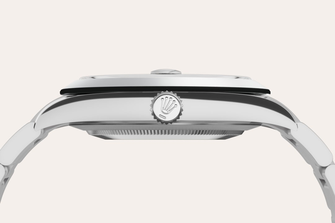 Rolex uses Oystersteel for its steel watch cases. Specially developed by the brand, Oystersteel belongs to the 904L steel family, alloys most commonly used in high-technology and in the aerospace and chemical industries, where maximum resistance to corrosion is essential. Oystersteel is extremely resistant, offers an exceptional finish once polished and maintains its beauty even in the harshest environments.