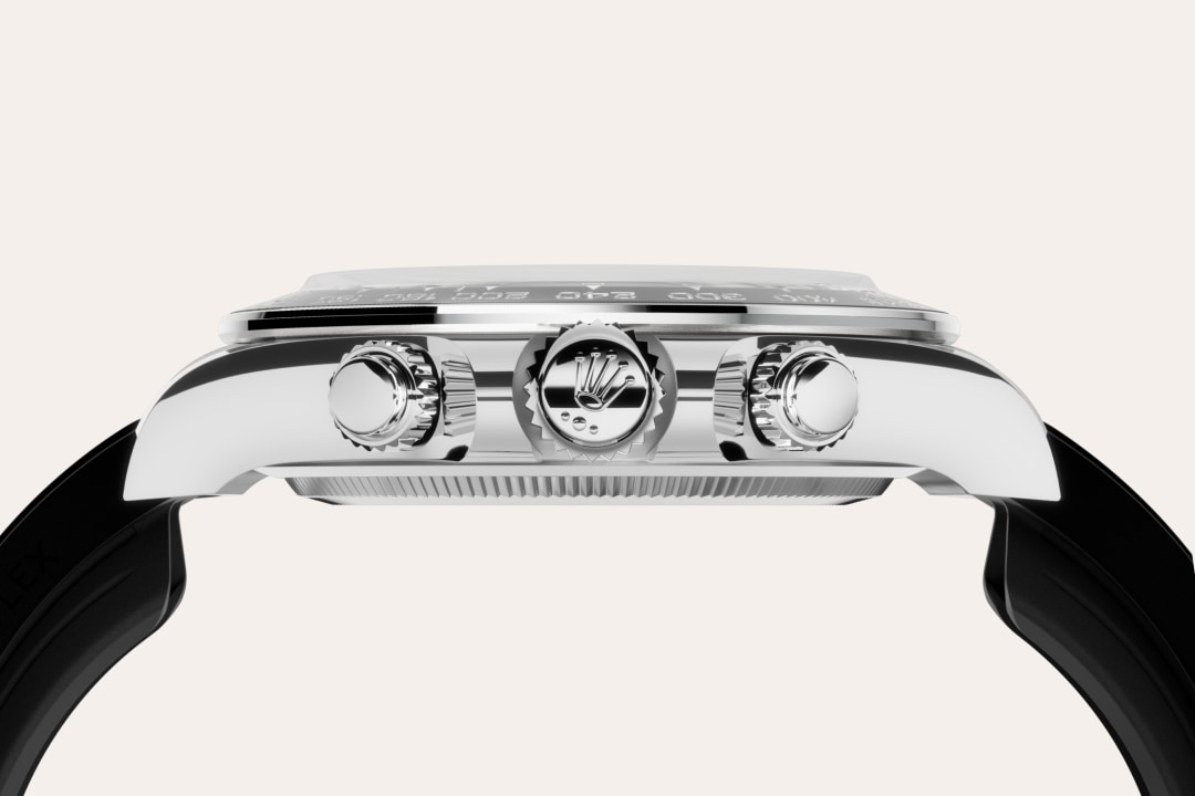 By operating its own exclusive foundry, Rolex has the unrivalled ability to cast the highest quality 18 ct gold alloys. According to the proportion of silver, copper, platinum or palladium added, different types of 18 ct gold are obtained: yellow, pink or white. They are made with only the purest metals and meticulously inspected in an in-house laboratory with state-of-the-art equipment, before the gold is formed and shaped with the same painstaking attention to quality. Rolex's commitment to excellence begins at the source.