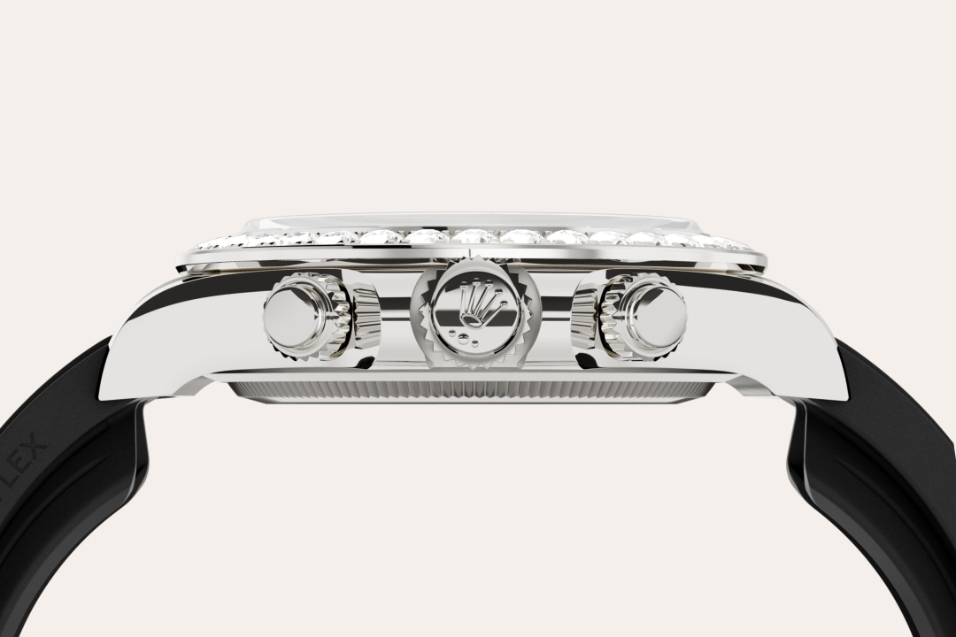 By operating its own exclusive foundry, Rolex has the unrivalled ability to cast the highest quality 18 ct gold alloys. According to the proportion of silver, copper, platinum or palladium added, different types of 18 ct gold are obtained: yellow, pink or white. They are made with only the purest metals and meticulously inspected in an in-house laboratory with state-of-the-art equipment, before the gold is formed and shaped with the same painstaking attention to quality. Rolex's commitment to excellence begins at the source.