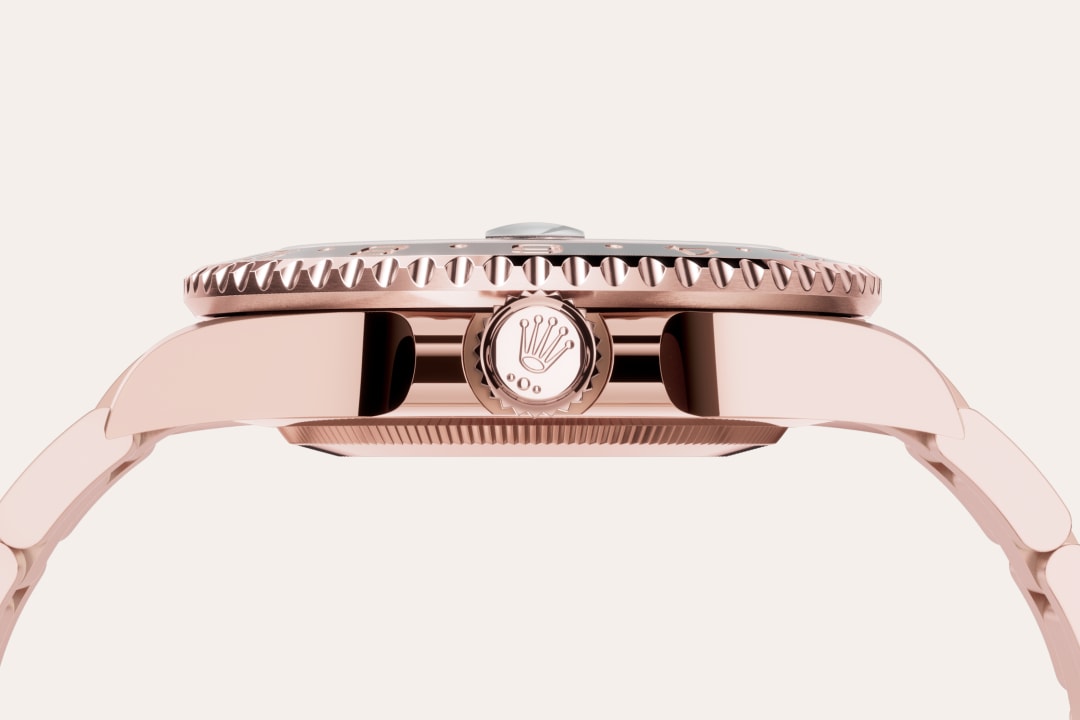 To preserve the beauty of its pink gold watches, Rolex created and patented an exclusive 18 ct pink gold alloy cast in its own foundry: Everose gold. Introduced in 2005, 18 ct Everose is used on all Rolex Oyster models in pink gold.