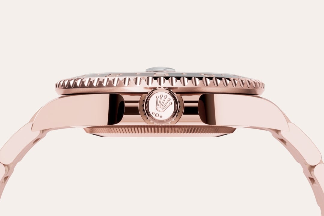 To preserve the beauty of its pink gold watches, Rolex created and patented an exclusive 18 ct pink gold alloy cast in its own foundry: Everose gold. Introduced in 2005, 18 ct Everose is used on all Rolex Oyster models in pink gold.