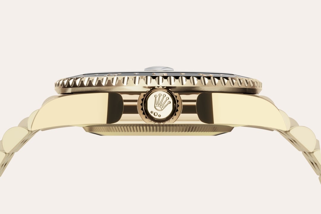 By operating its own exclusive foundry, Rolex has the unrivalled ability to cast the highest quality 18 ct gold alloys. According to the proportion of silver, copper, platinum or palladium added, different types of 18 ct gold are obtained: yellow, pink or white. They are made with only the purest metals and meticulously inspected in an in-house laboratory with state-of-the-art equipment, before the gold is formed and shaped with the same painstaking attention to quality. Rolex's commitment to excellence begins at the source.