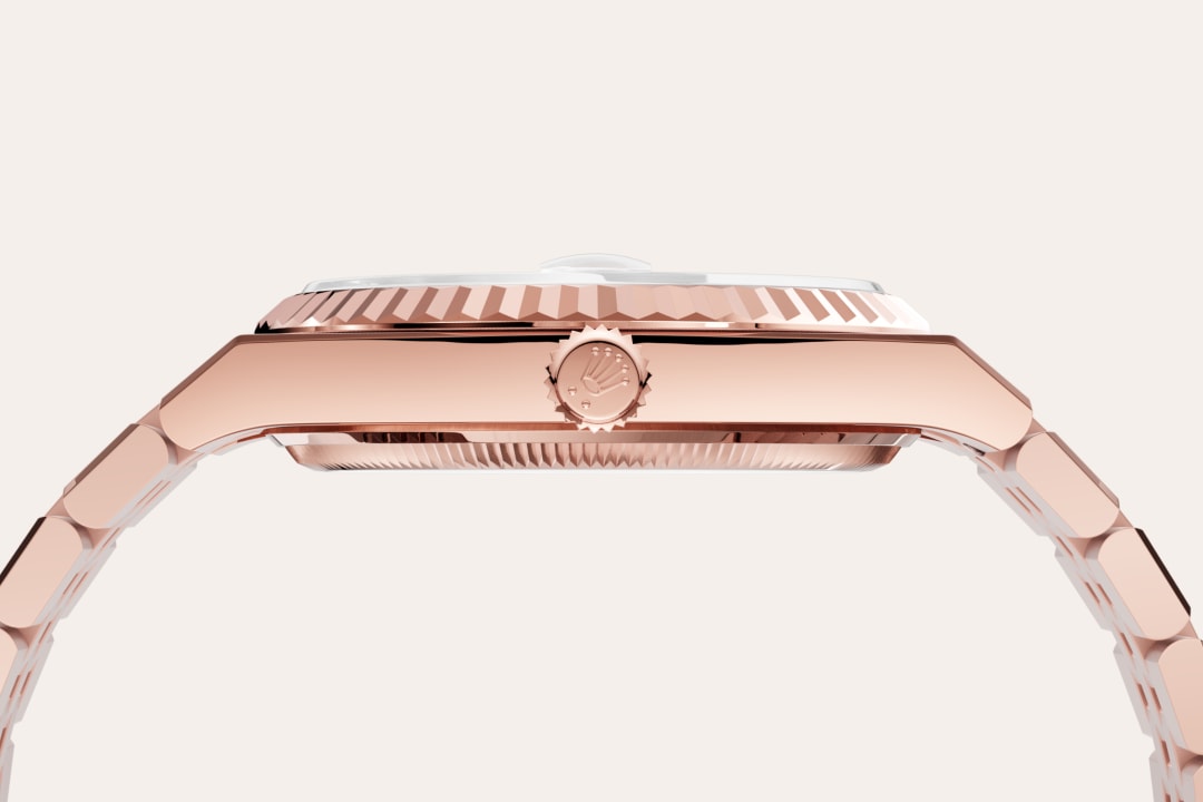 To preserve the beauty of its pink gold watches, Rolex created and patented an exclusive 18 ct pink gold alloy cast in its own foundry: Everose gold. Introduced in 2005, 18 ct Everose is used on all Rolex Oyster models in pink gold.
