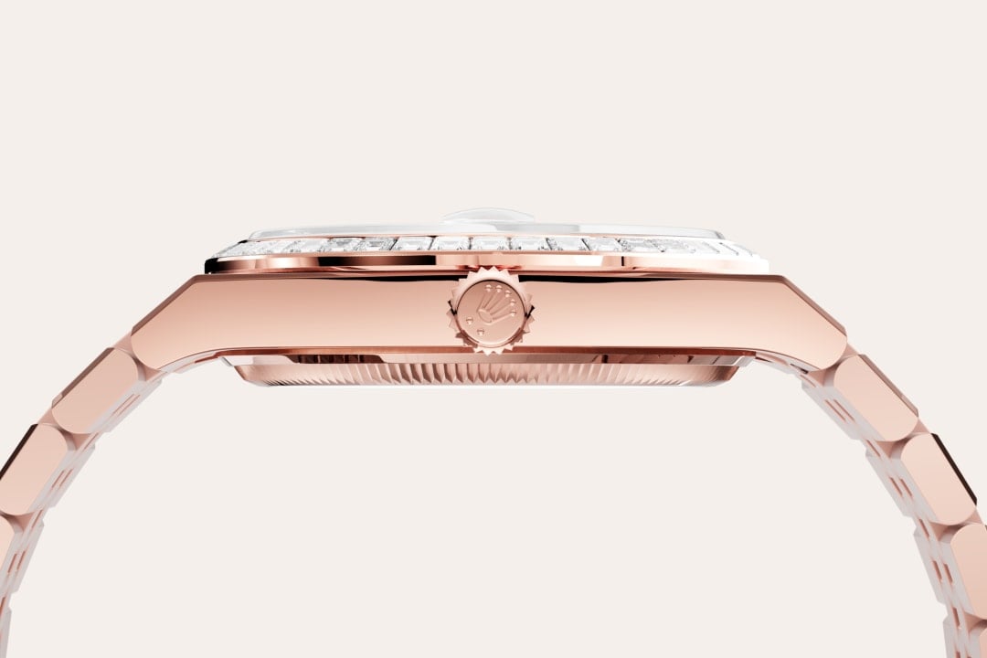 To preserve the beauty of its pink gold watches, Rolex created and patented an exclusive 18 ct pink gold alloy cast in its own foundry: Everose gold. Introduced in 2005, 18 ct Everose is used on all Rolex Oyster models in pink gold.