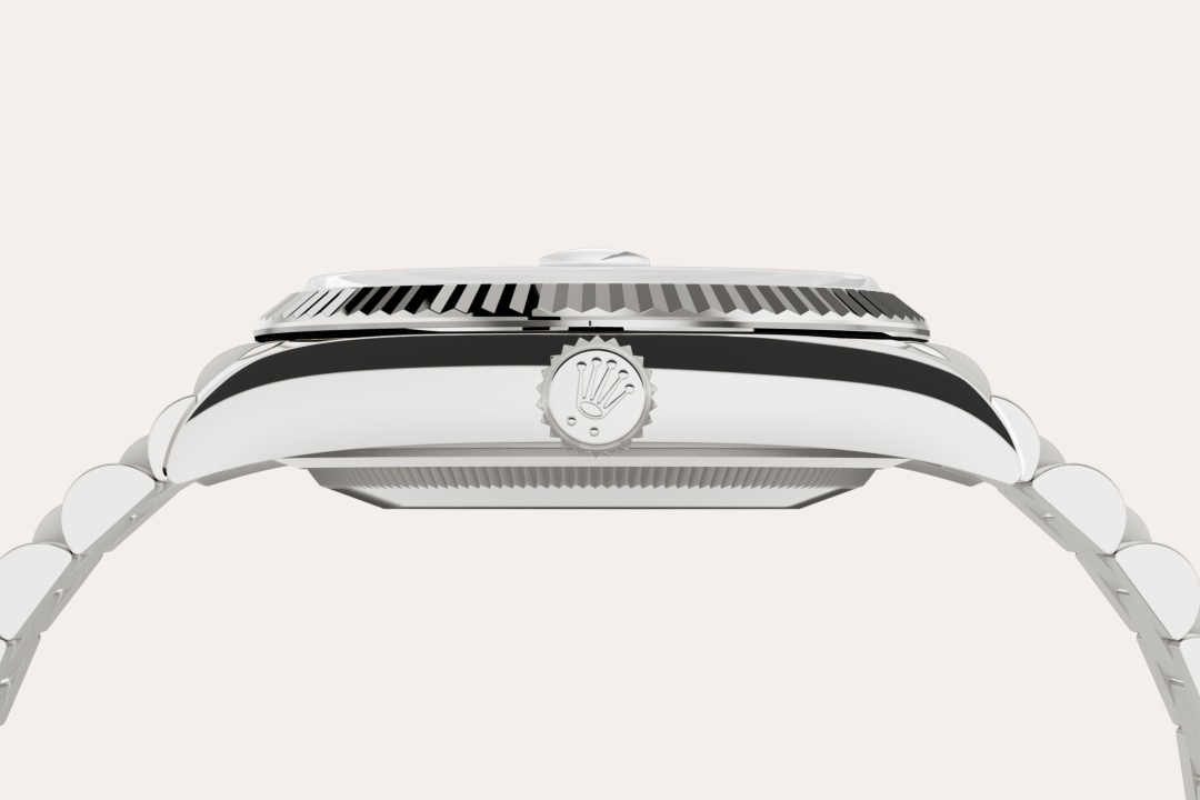 By operating its own exclusive foundry, Rolex has the unrivalled ability to cast the highest quality 18 ct gold alloys. According to the proportion of silver, copper, platinum or palladium added, different types of 18 ct gold are obtained: yellow, pink or white. They are made with only the purest metals and meticulously inspected in an in-house laboratory with state-of-the-art equipment, before the gold is formed and shaped with the same painstaking attention to quality. Rolex's commitment to excellence begins at the source.