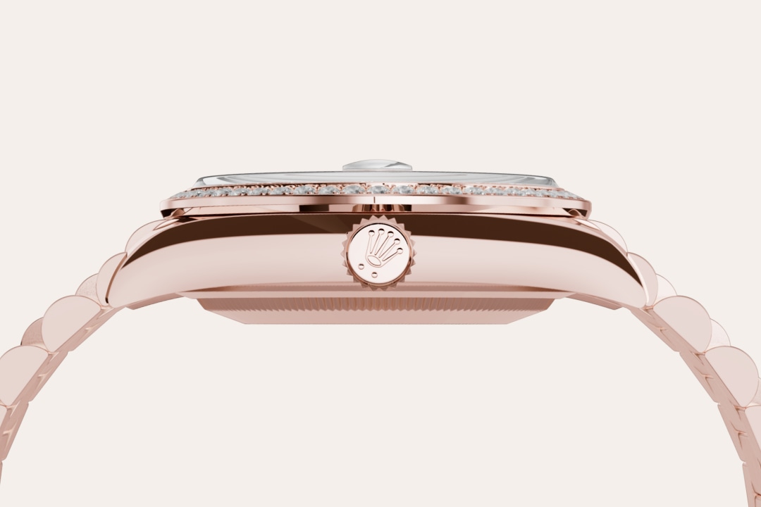 To preserve the beauty of its pink gold watches, Rolex created and patented an exclusive 18 ct pink gold alloy cast in its own foundry: Everose gold. Introduced in 2005, 18 ct Everose is used on all Rolex Oyster models in pink gold.