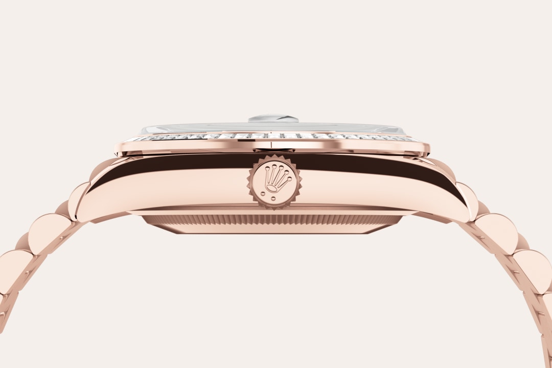 To preserve the beauty of its pink gold watches, Rolex created and patented an exclusive 18 ct pink gold alloy cast in its own foundry: Everose gold. Introduced in 2005, 18 ct Everose is used on all Rolex Oyster models in pink gold.
