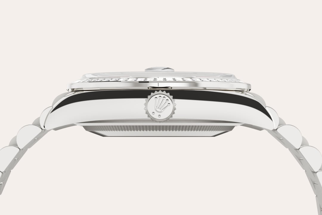 By operating its own exclusive foundry, Rolex has the unrivalled ability to cast the highest quality 18 ct gold alloys. According to the proportion of silver, copper, platinum or palladium added, different types of 18 ct gold are obtained: yellow, pink or white. They are made with only the purest metals and meticulously inspected in an in-house laboratory with state-of-the-art equipment, before the gold is formed and shaped with the same painstaking attention to quality. Rolex's commitment to excellence begins at the source.