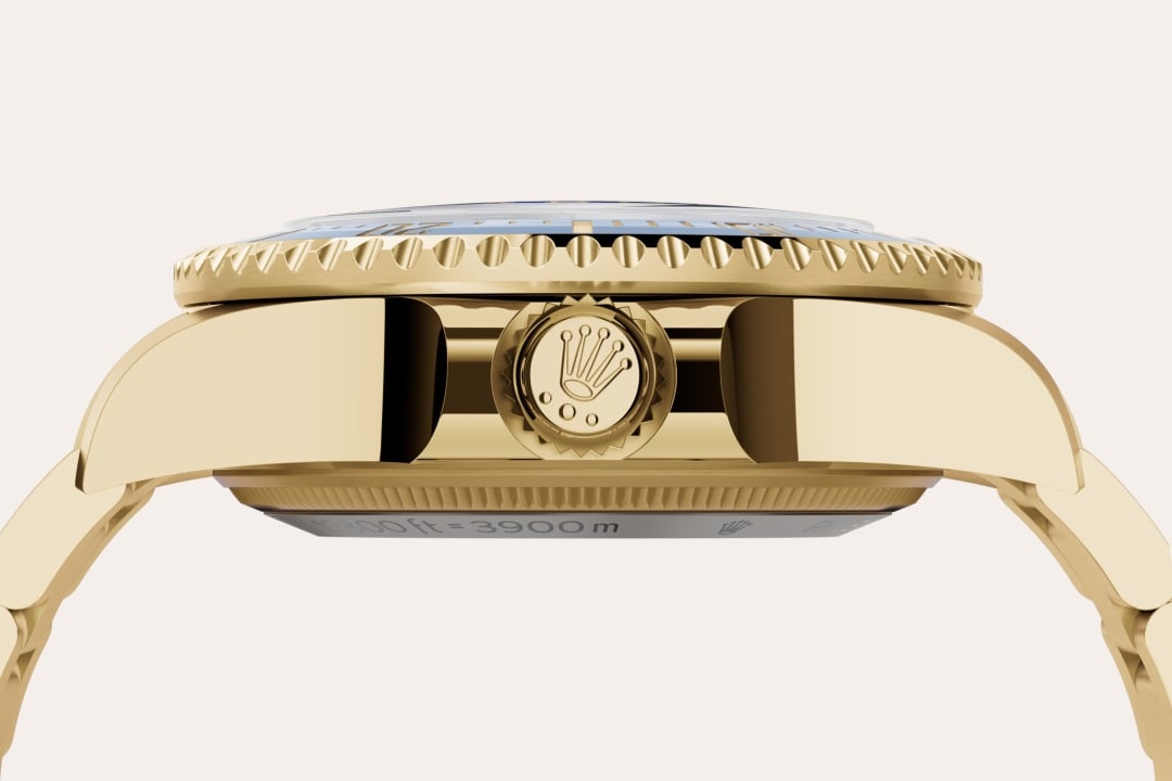 By operating its own exclusive foundry, Rolex has the unrivalled ability to cast the highest quality 18 ct gold alloys. According to the proportion of silver, copper, platinum or palladium added, different types of 18 ct gold are obtained: yellow, pink or white. They are made with only the purest metals and meticulously inspected in an in-house laboratory with state-of-the-art equipment, before the gold is formed and shaped with the same painstaking attention to quality. Rolex's commitment to excellence begins at the source.