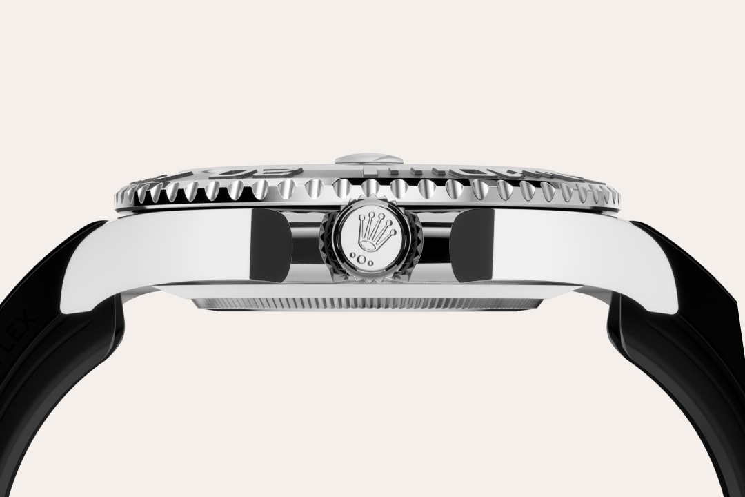 By operating its own exclusive foundry, Rolex has the unrivalled ability to cast the highest quality 18 ct gold alloys. According to the proportion of silver, copper, platinum or palladium added, different types of 18 ct gold are obtained: yellow, pink or white. They are made with only the purest metals and meticulously inspected in an in-house laboratory with state-of-the-art equipment, before the gold is formed and shaped with the same painstaking attention to quality. Rolex's commitment to excellence begins at the source.