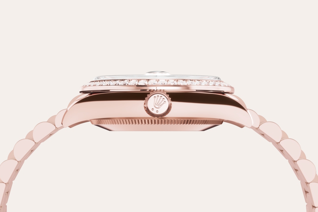 To preserve the beauty of its pink gold watches, Rolex created and patented an exclusive 18 ct pink gold alloy cast in its own foundry: Everose gold. Introduced in 2005, 18 ct Everose is used on all Rolex Oyster models in pink gold.
