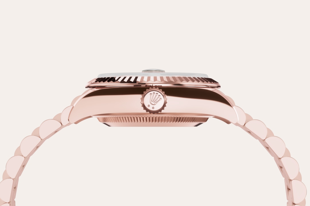 To preserve the beauty of its pink gold watches, Rolex created and patented an exclusive 18 ct pink gold alloy cast in its own foundry: Everose gold. Introduced in 2005, 18 ct Everose is used on all Rolex Oyster models in pink gold.