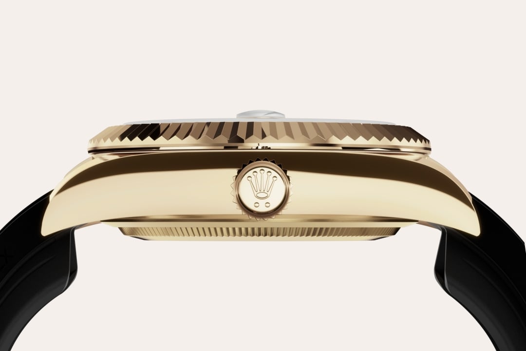 By operating its own exclusive foundry, Rolex has the unrivalled ability to cast the highest quality 18 ct gold alloys. According to the proportion of silver, copper, platinum or palladium added, different types of 18 ct gold are obtained: yellow, pink or white. They are made with only the purest metals and meticulously inspected in an in-house laboratory with state-of-the-art equipment, before the gold is formed and shaped with the same painstaking attention to quality. Rolex's commitment to excellence begins at the source.