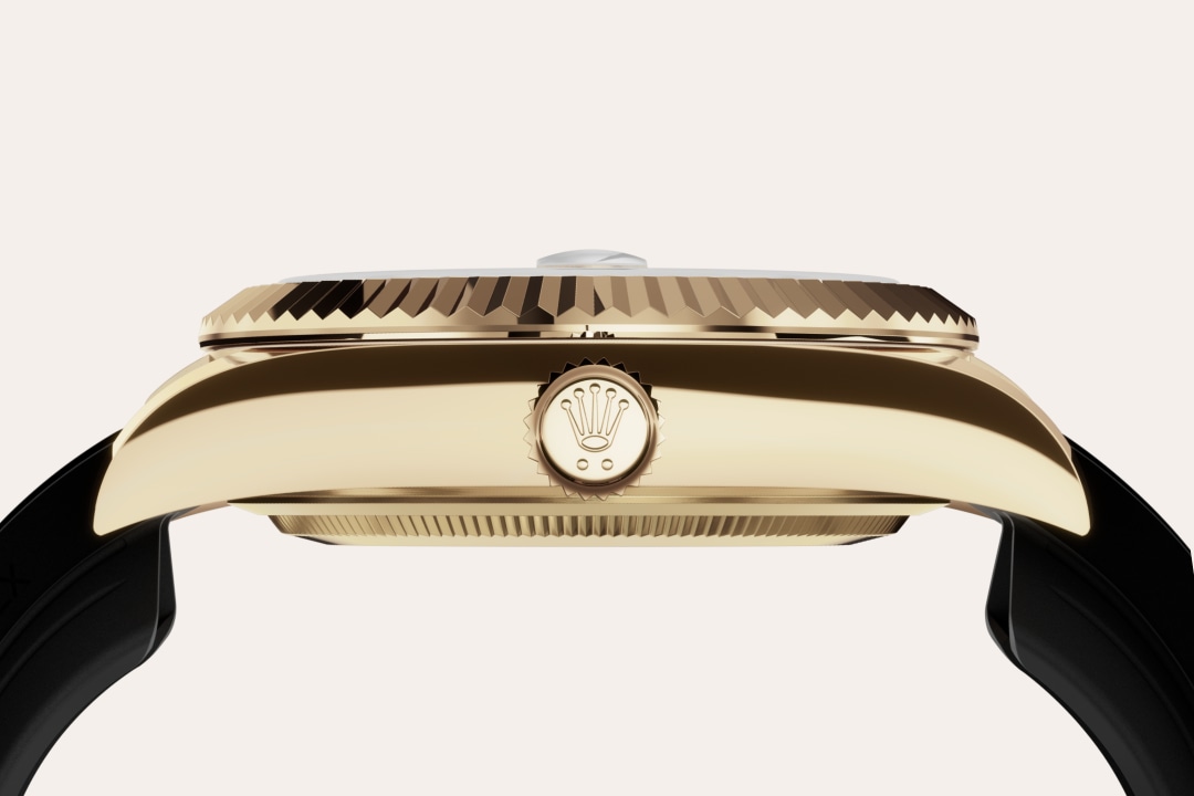 By operating its own exclusive foundry, Rolex has the unrivalled ability to cast the highest quality 18 ct gold alloys. According to the proportion of silver, copper, platinum or palladium added, different types of 18 ct gold are obtained: yellow, pink or white. They are made with only the purest metals and meticulously inspected in an in-house laboratory with state-of-the-art equipment, before the gold is formed and shaped with the same painstaking attention to quality. Rolex's commitment to excellence begins at the source.